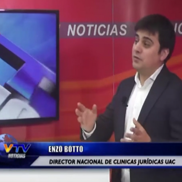 Director de clinicas UAC en entrevista televisiva_Mesa de trabajo 1 copia 5