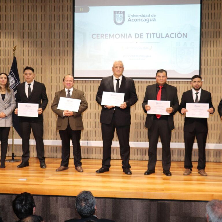 FOTO NOTA TITULACION LOS ANDES